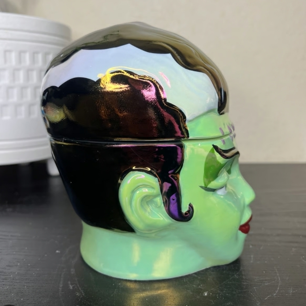 NWT Bride Of Frankenstein 'Bewitched' Martha Stewart Iridescent Candle - Picture 7 of 11